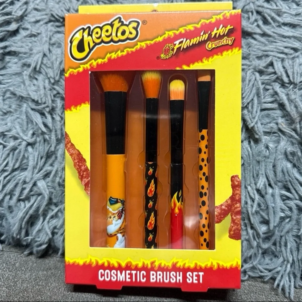 🔥🔥 Cheetos Flamin’ Hot Crunchy Cosmetic Brush Set🔥🔥